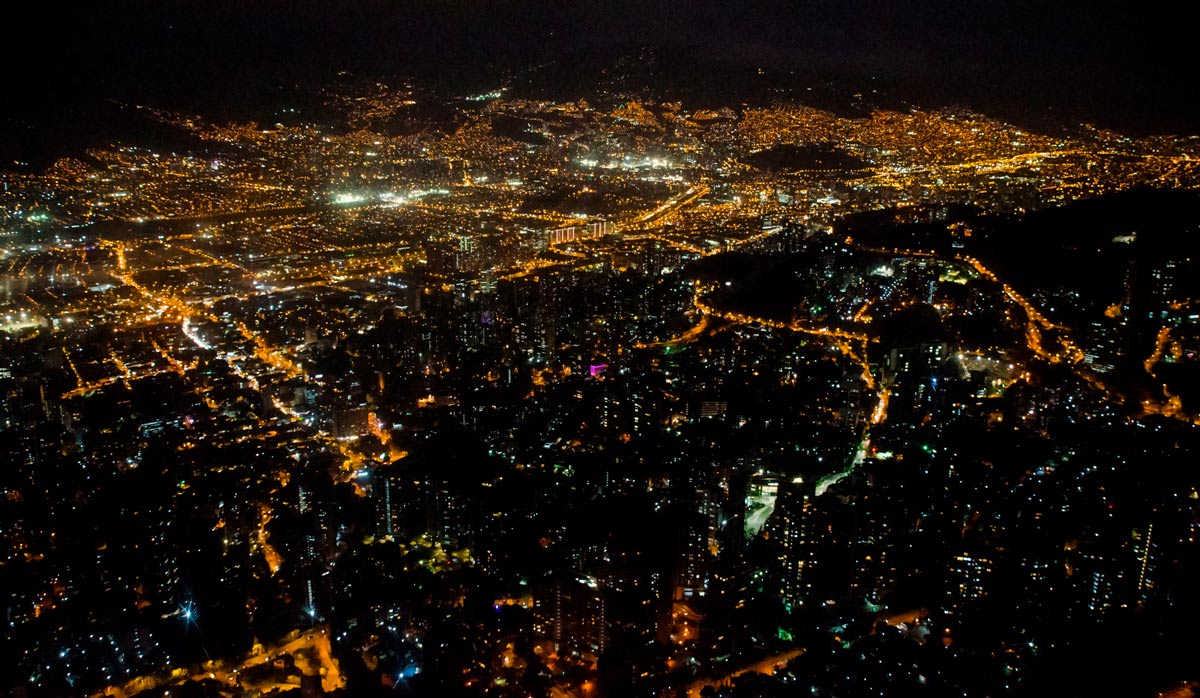 Panorámica Medellín nocturna