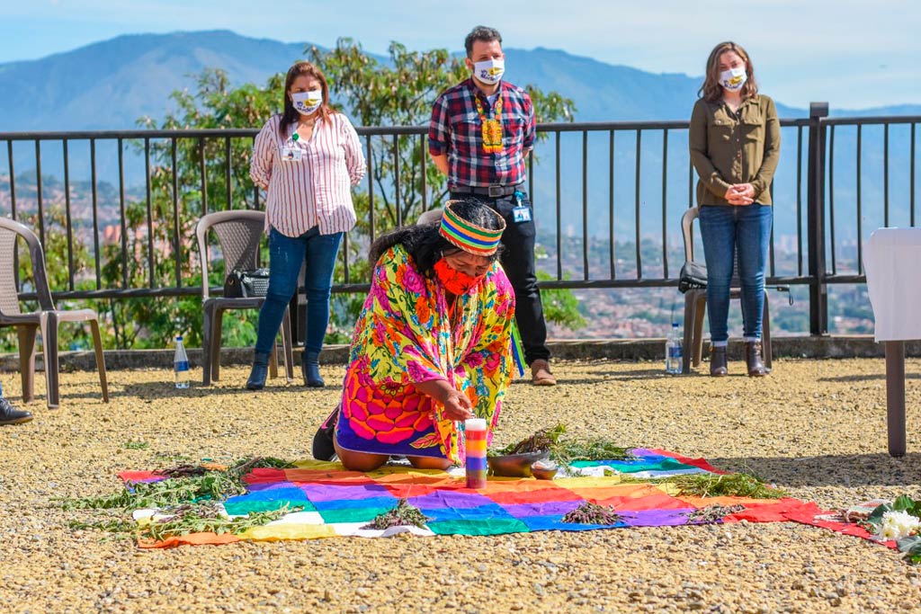 Ritual indígena en Medellín