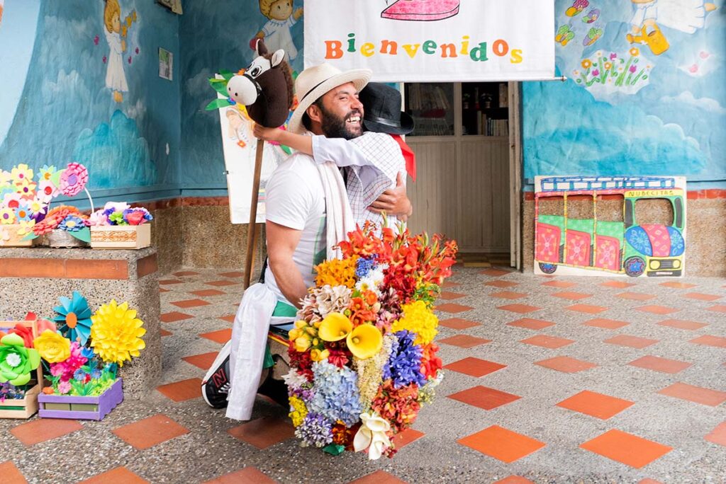La Ruta de las Flores unió las vidas de un niño y un silletero. Foto Alcaldía de Medellín