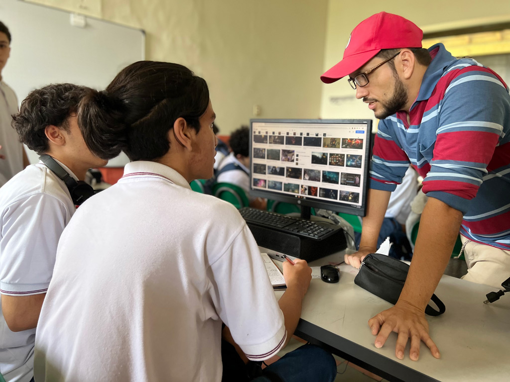 Se mejoran los conocimientos en tecnología de 600 jóvenes de Medellín