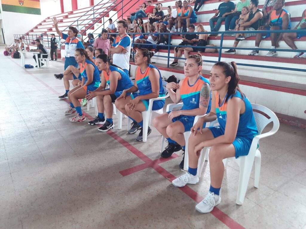 Equipo de Baloncesto Femenino. Foto Gustavo Campuzano
