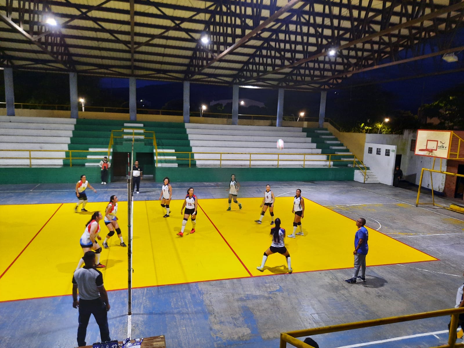 Equipo de Voleibol Femenino. Foto Gustavo Campuzano