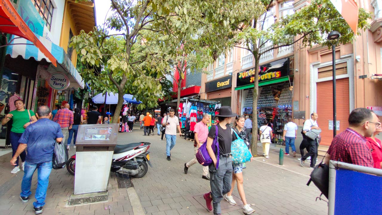 Comerciantes del Centro de Medellín esperan ventas por más de $1.5 billones en esta Navidad