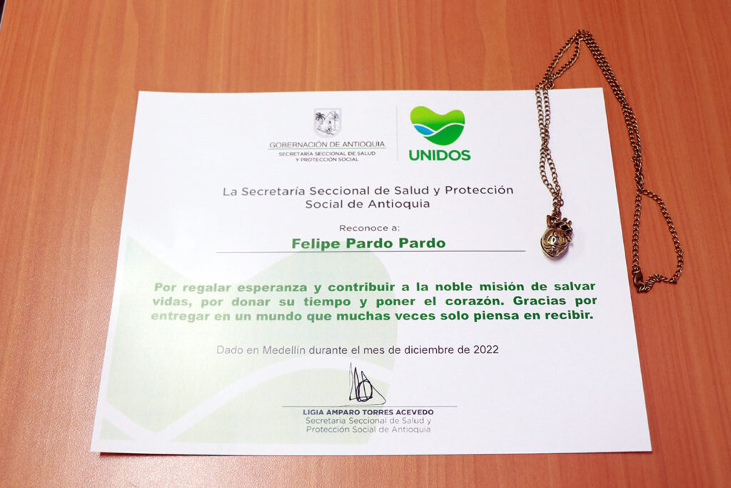 Foto diploma Felipe Pardo Pardo. Foto Juan Carlos Ríos