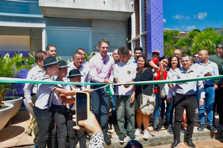 Más de 200.000 habitantes de Robledo ya disfrutan del nuevo Centro del Valle del Software