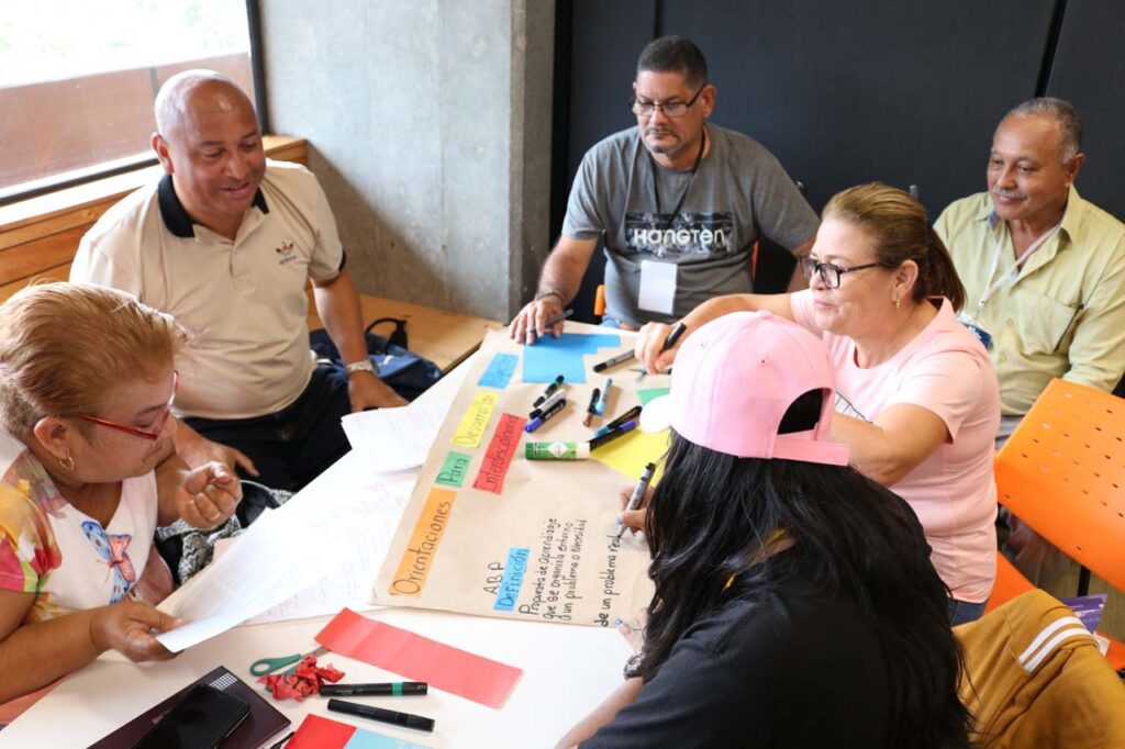 Maestros de panamá, estuvieron en nuestra ciudad aprendiendo sobre prácticas educativas e intercambiando saberes, con lo cual Medellín continúa compartiendo los programas estratégicos en educación con otros países latinoamericano