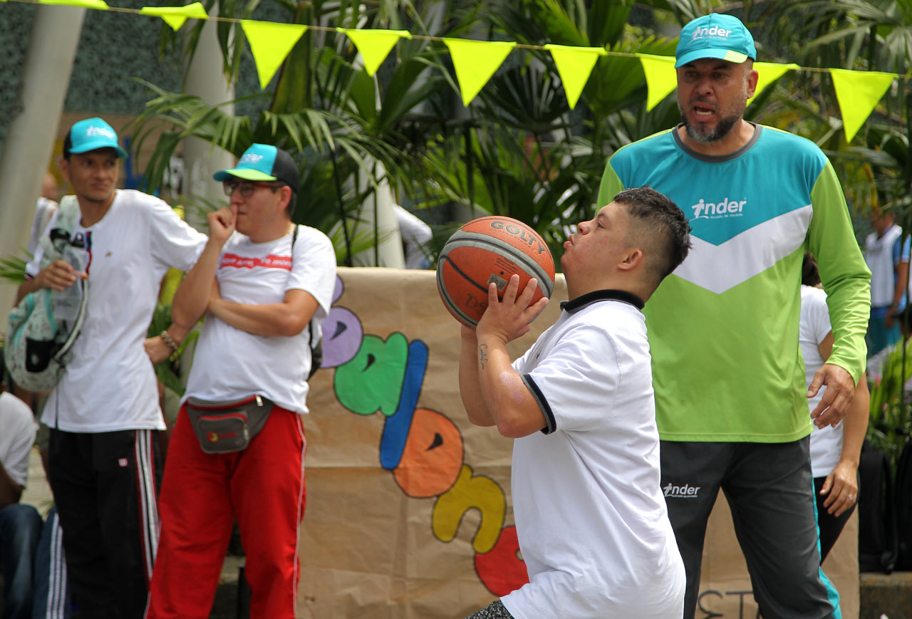 Con más de 1.700 participantes iniciaron los Juegos Deportivos y Recreativos para personas con discapacidad y sus cuidadores