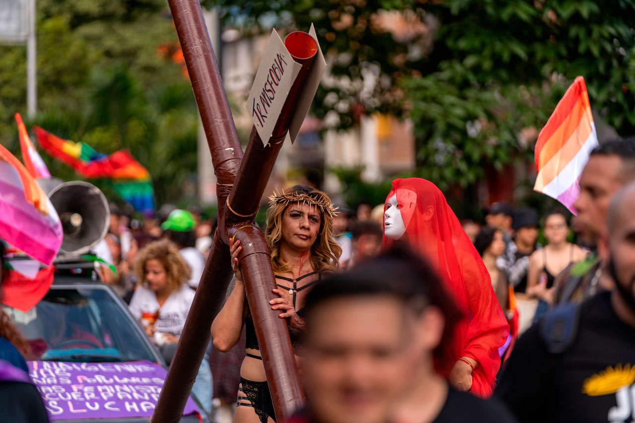 Medellín conmemora la vida de las personas de la población LGBTIQ+ que murieron en hechos violentos