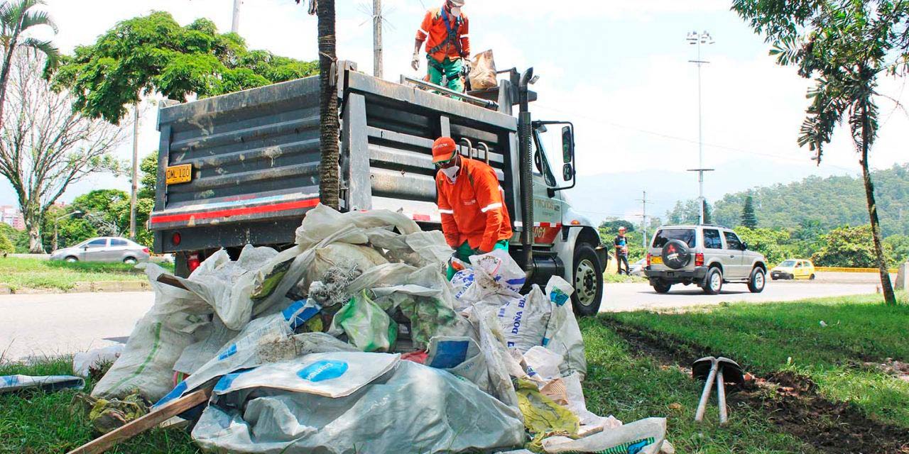 Medellín lanzó plan piloto para recolección gratuita de escombros y electrodomésticos en Popular, Castilla y Guayabal