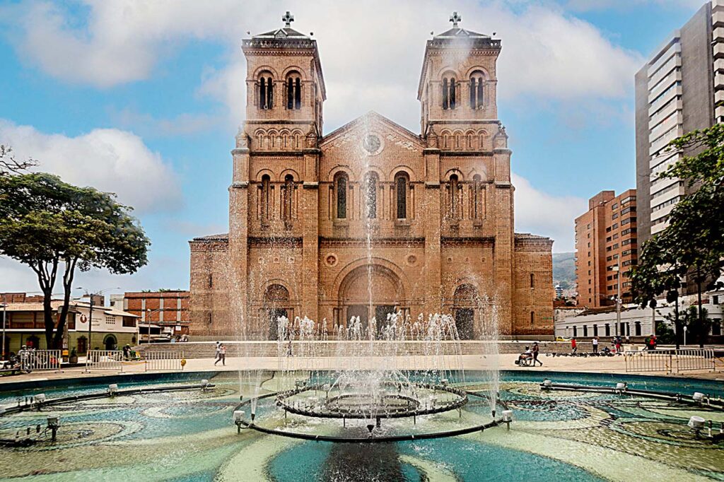 Catedral Basílica Metropolitana de la Inmaculada Concepción de María de Medellín. Foto Carlos Vidal