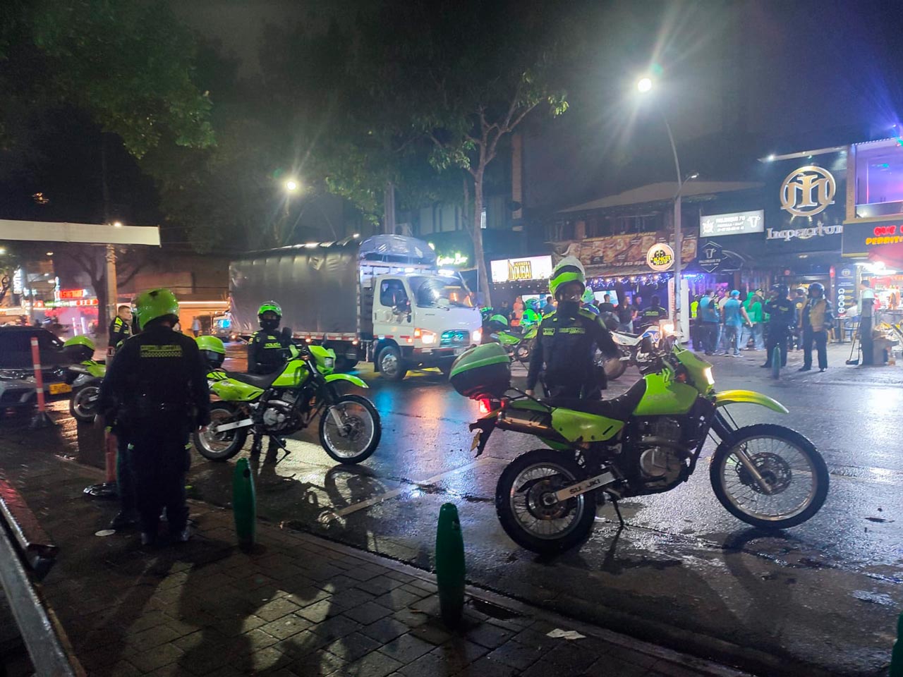 Más de 200 policías se desplegaron en un triple “Operativo relámpago” en el Centro, La 70 y El Poblado