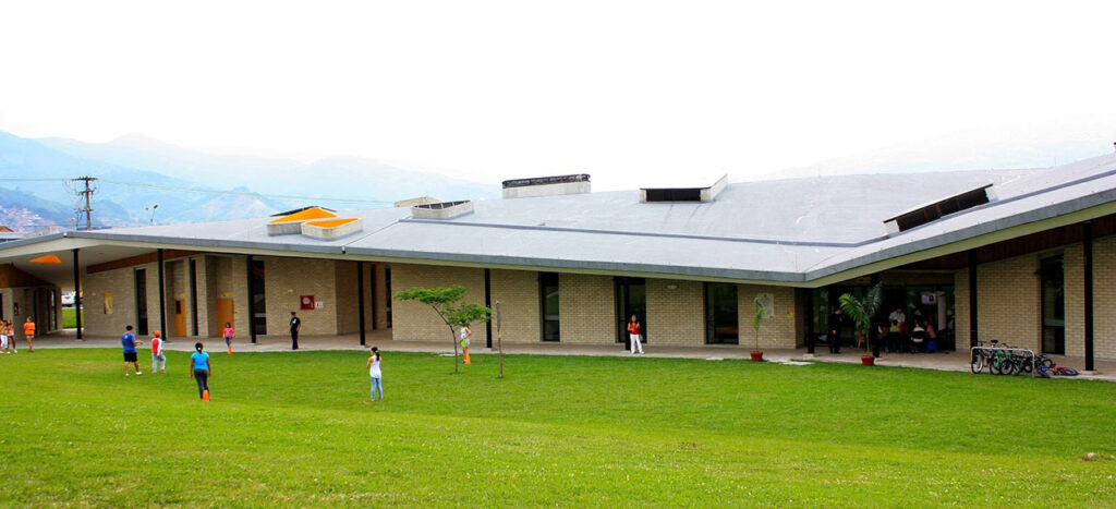 Parque Biblioteca Manuel Mejía Vallejo - Guayabal