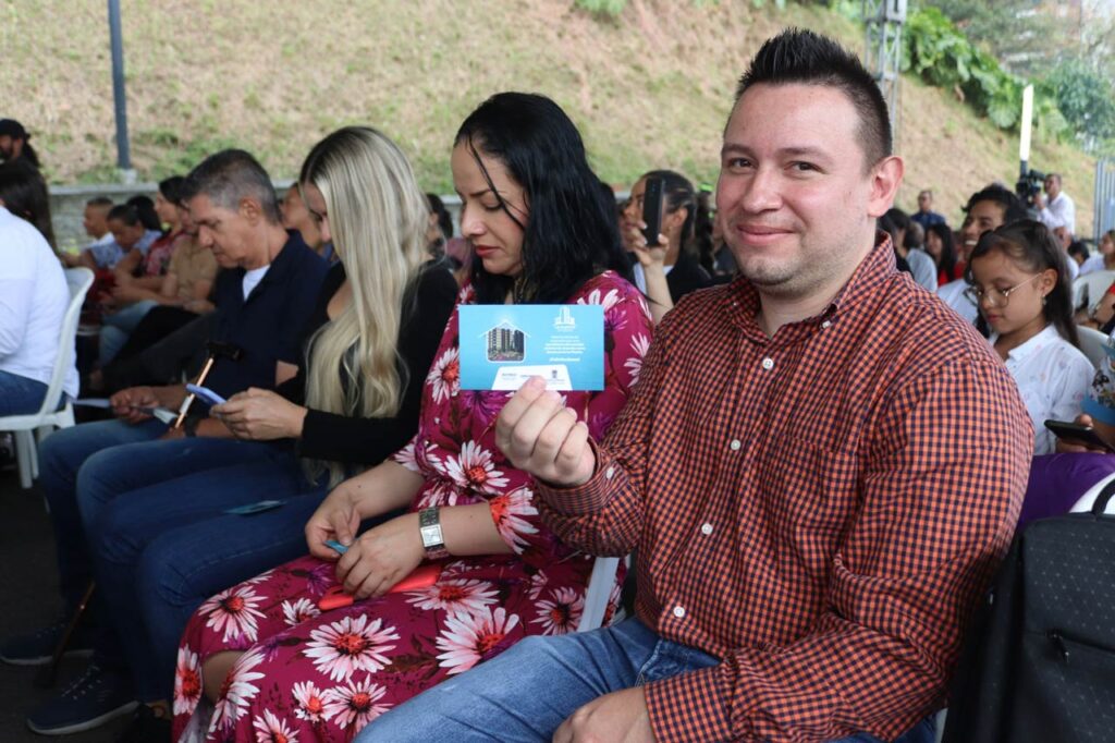 94 familias de Medellín se beneficiarán con subsidios del proyecto de vivienda nueva La Playita