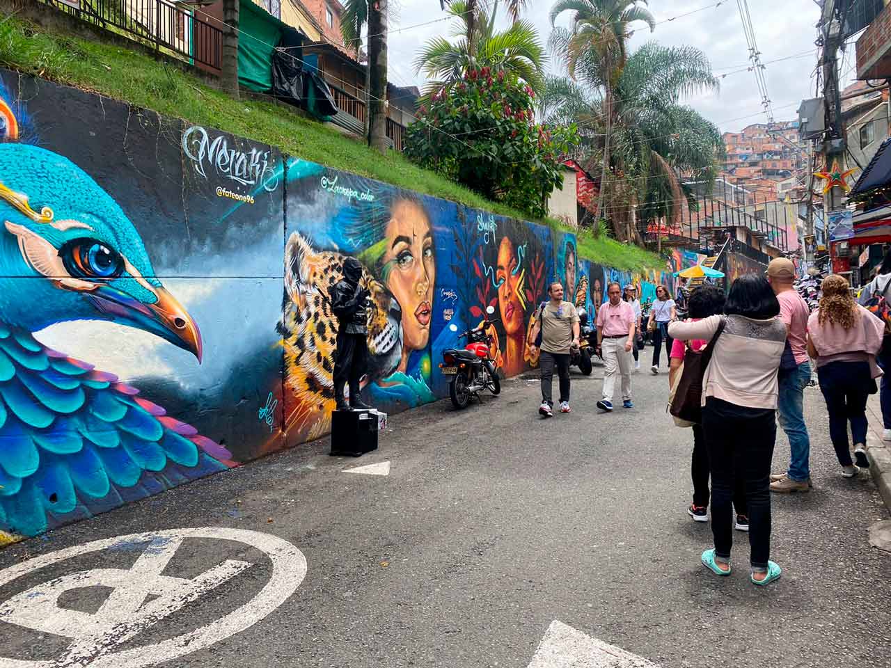 La Alcaldía de Medellín ha formado a 184 personas en el sector del turismo de la Comuna 13