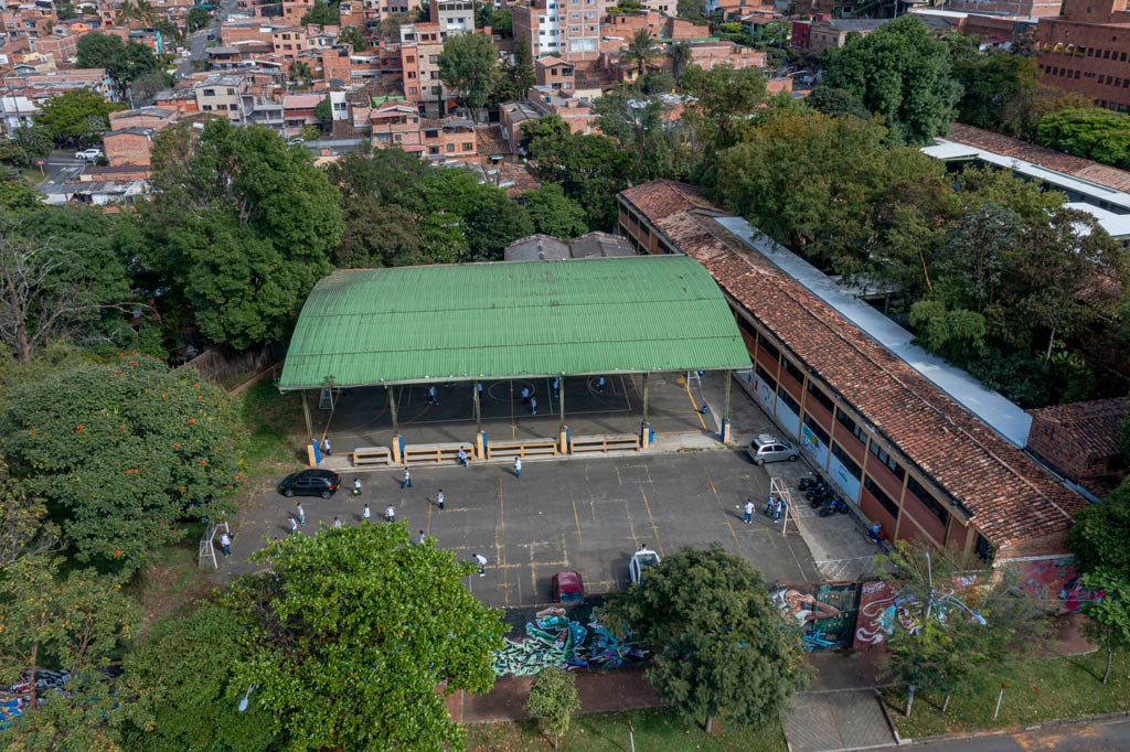 Mejoramiento de la infraestructura educativa en Medellín