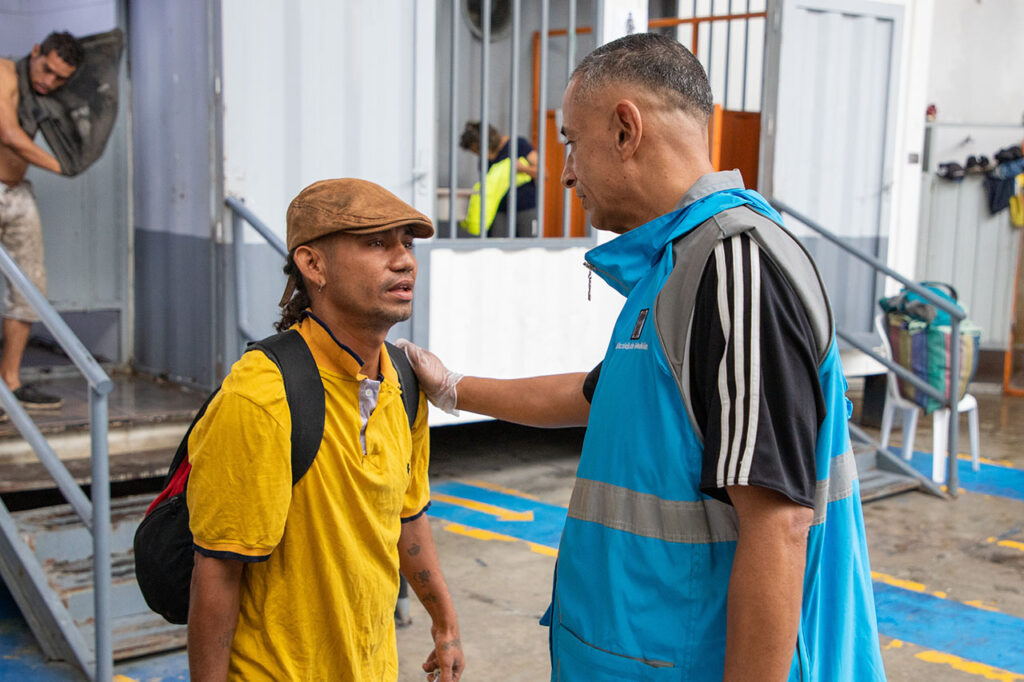 John Fredy Barrada, un ex habitante de calle que ahora trabaja con el equipo de intervención en calle de la Secretaría de Inclusión Social