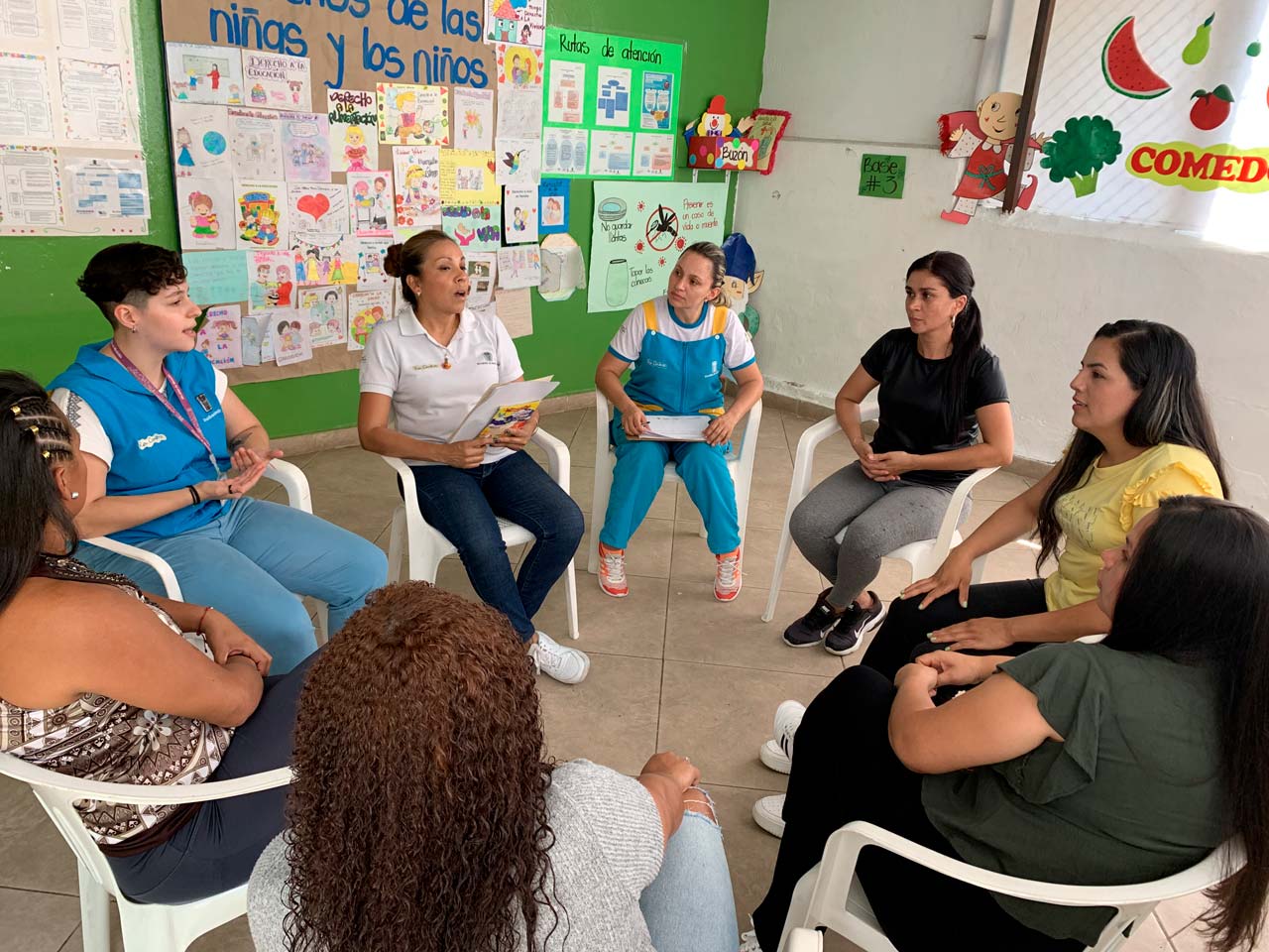 La Alcaldía de Medellín genera espacios con las familias de Buen Comienzo, para mejorar la atención a la Primera Infancia
