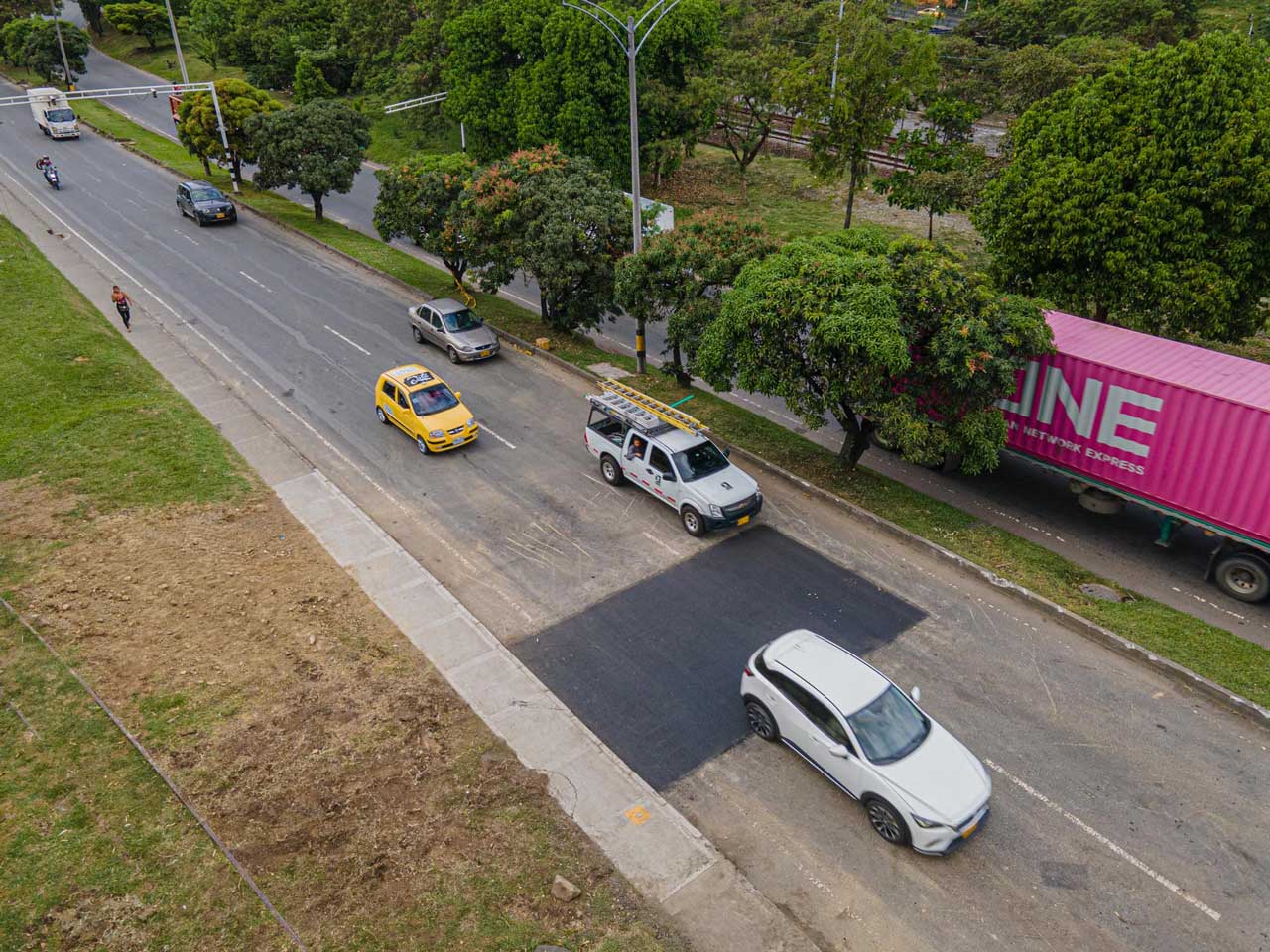 Ya fue rehabilitado el tráfico vehicular en la calzada occidental de la avenida La Paralela