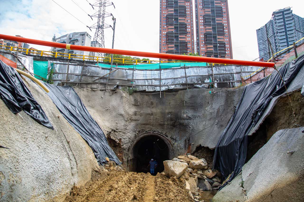 Se logró la unión del túnel por los dos frentes en las obras de la quebrada El Indio en el sector de Las Palmas