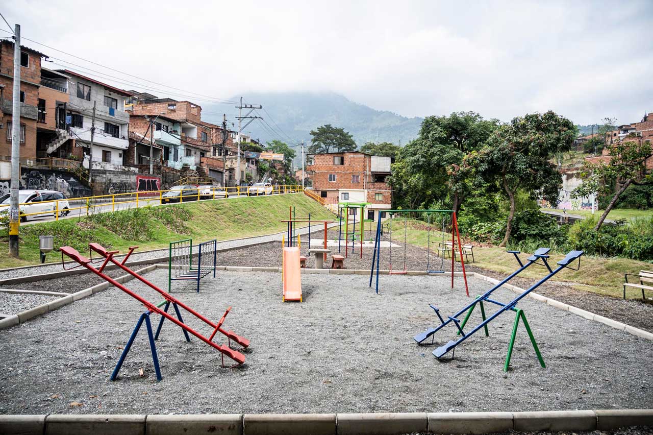 Con la ampliación de vías y la construcción de nuevo espacio público, mejora la calidad de vida para más de 9.000 personas en el barrio Villatina