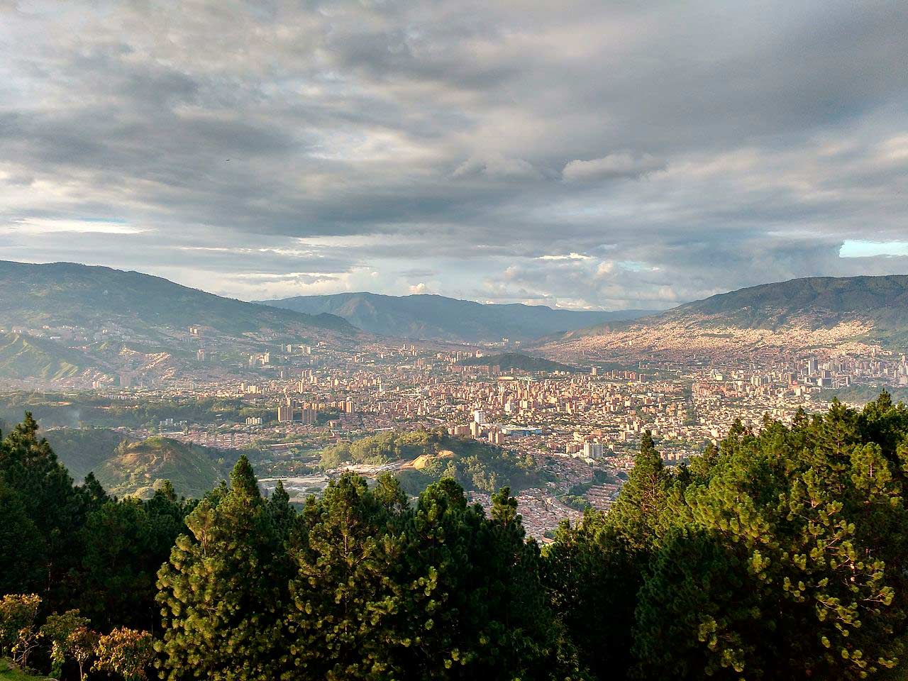 Medellín instaló Panel Distrital de Expertos sobre Cambio Climático