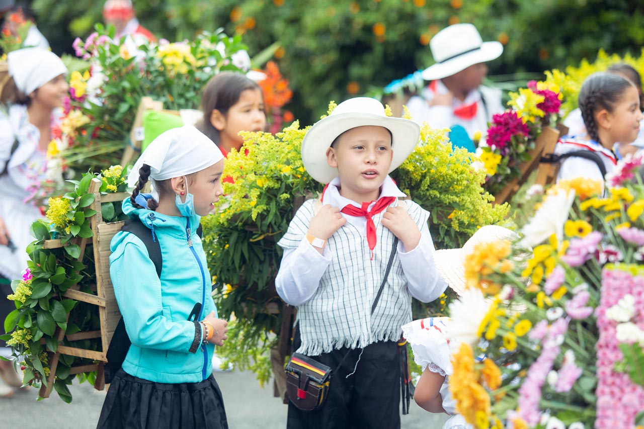 Con más de 600 niños y niñas, Santa Elena celebra la edición 25 del Desfile de Silleteritos