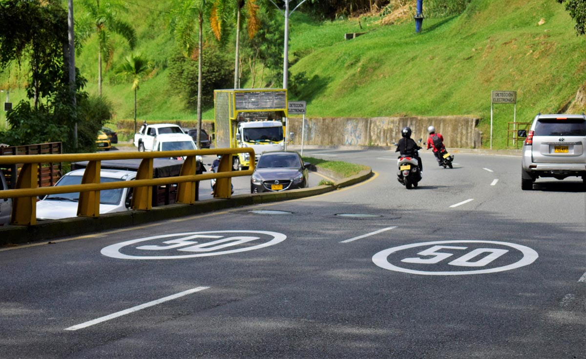 Limites de velocidad en vías de Medellín