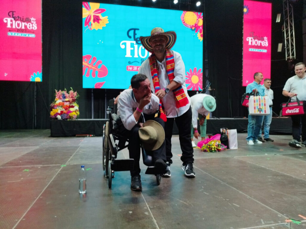 Juan Carlos Vargas “El Alacrán” es el nuevo Rey del Festival Nacional de la Trova en la Feria de las Flores