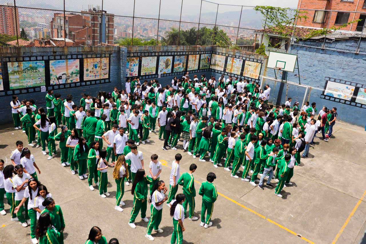 Con la participación de 65.000 personas, Medellín realizó con éxito ejercicio de simulacro de evacuación por sismo
