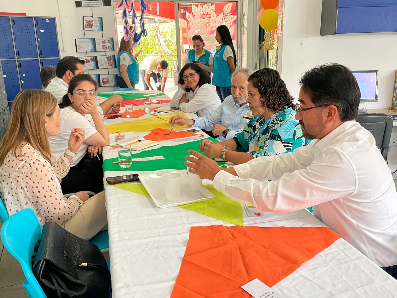 Delegación mexicana visita Medellín para conocer de cerca la transformación educativa y replicarla en su país