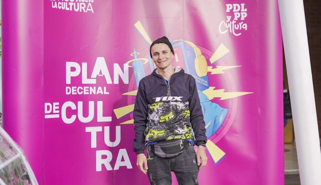 Joven sonriendo