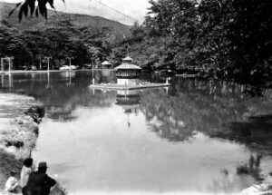 Lago del Bosque de la Independencia (hoy Jardín Botánico), 1940.