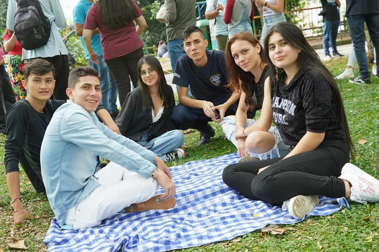 Más de 3.700 jóvenes de Medellín fortalecieron sus iniciativas colectivas con Clubes Juveniles en 2023