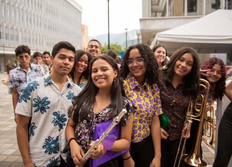 6.300 niñas, niños, y jóvenes de Medellín se beneficiarán con la Red de Músicas