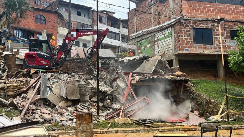 Por incumplimiento de las normas urbanísticas, una estructura fue demolida en el sector de Aranjuez