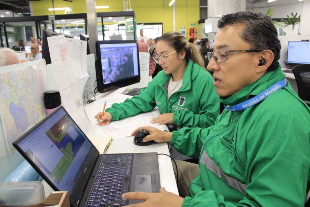 Imagen funcionarios trámite virtual