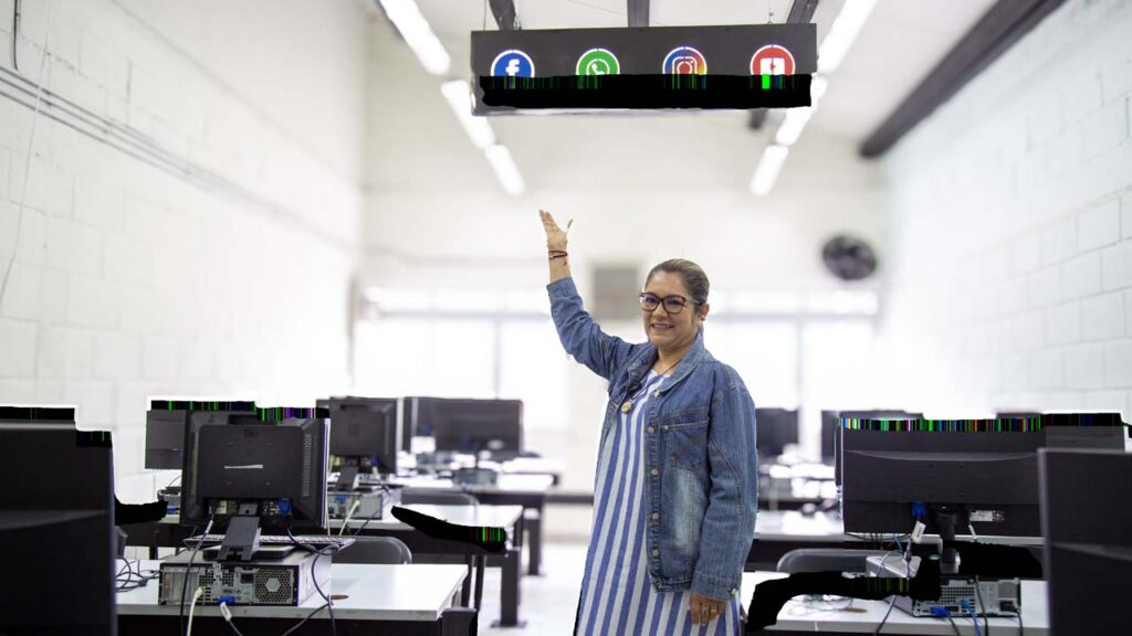 Imagen María Alejandra Restrepo en aula de clase Sapiencia