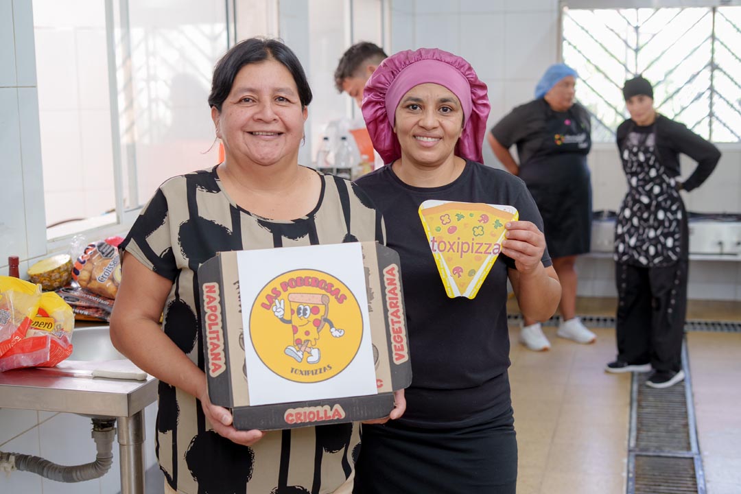 imagen mujeres tejiendo hogares (10)