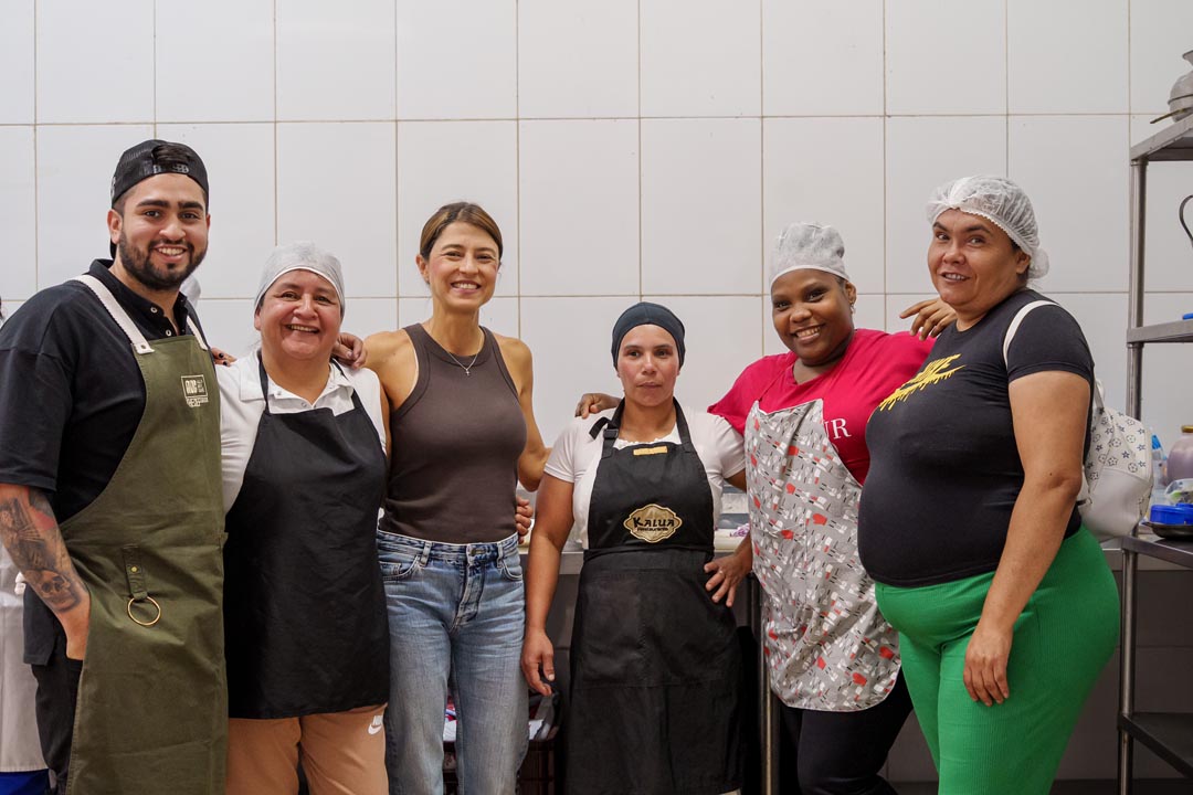 Mujeres Tejiendo Hogares