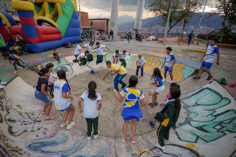 Imagen Juguemos en el Parque