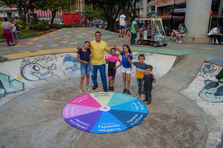 Imagen Juguemos en el Parque
