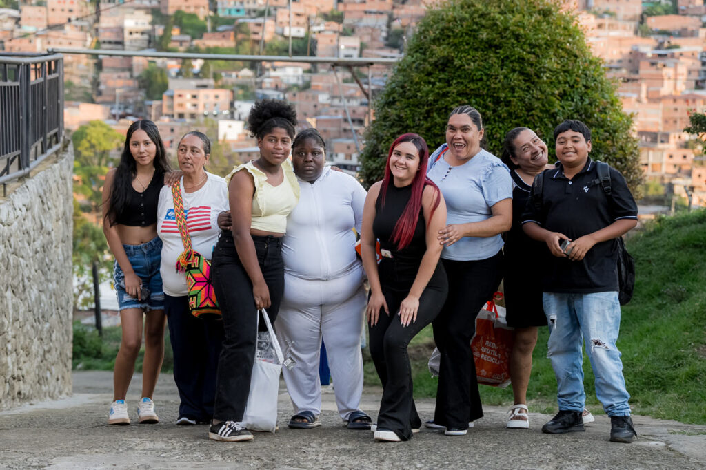 Imagen Mujeres Tejiendo Hogares (4)