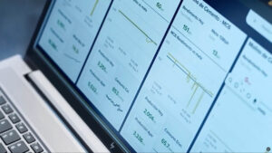 Imagen de monitor con datos