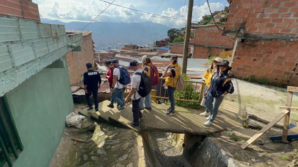 Imagen habitantes de zonas de alto riesgo de Medellín (1)