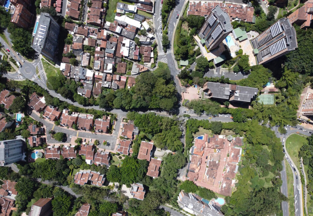 Imagen panorámica de arreglos en Loma de Los González