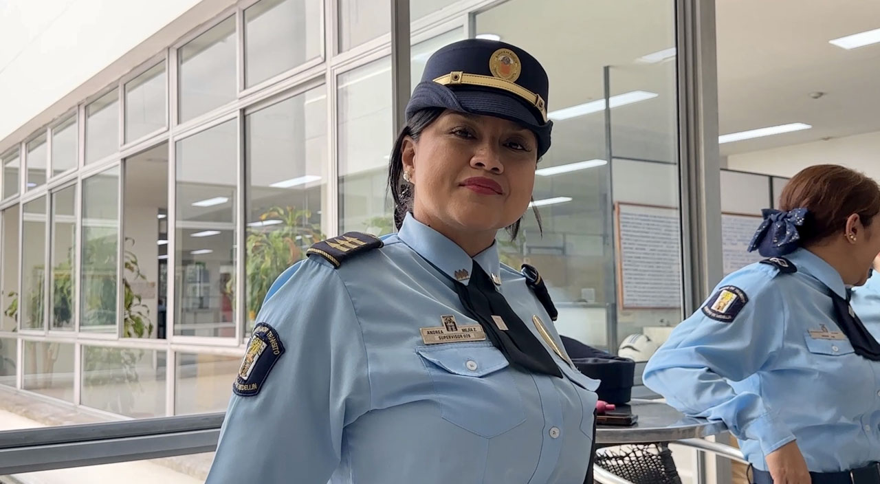 Catalina Mejía agente de tránsito Catalina Mejía agente de tránsito