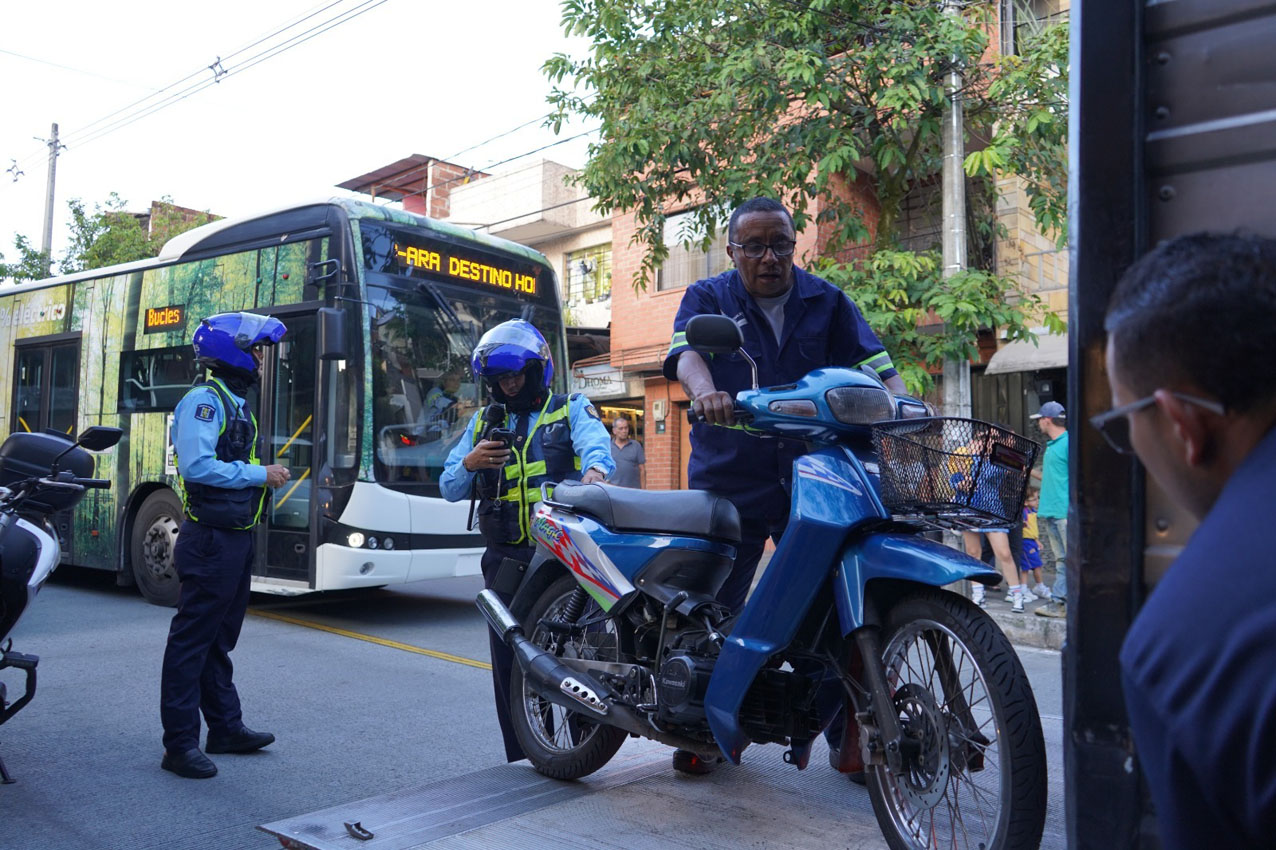 Imagen Agentes de tránsito, movilidad (4)