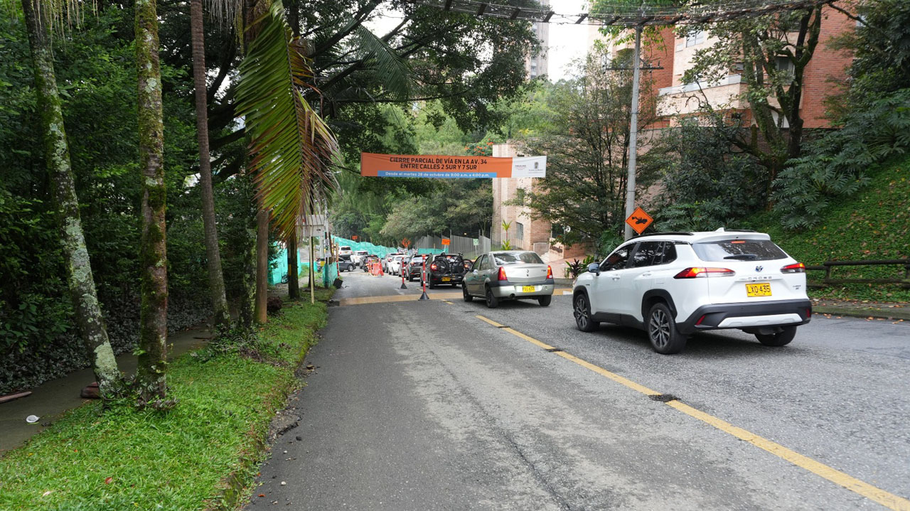 Imagen cierre total de la carrera 35 en El Poblado (4)