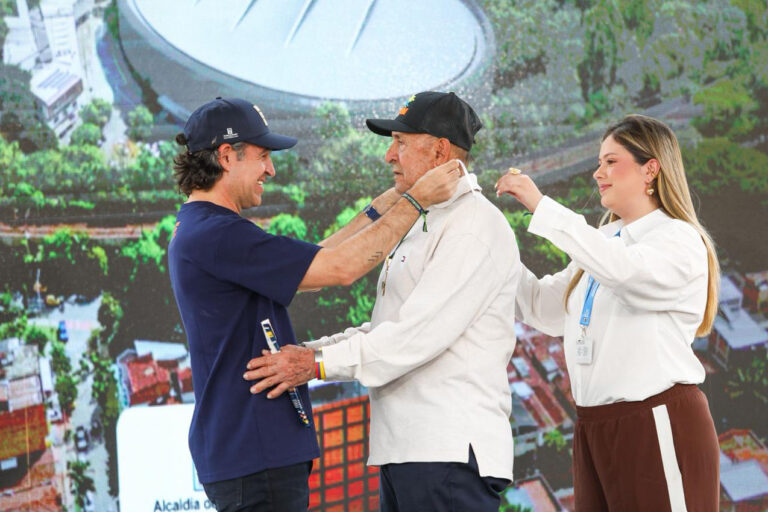 Imagen homenaje a Martín Emilio Cochise Rodríguez y anunció obras de renovación en el velódromo (3)