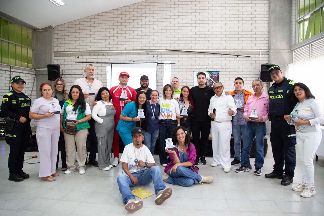 Imagen mujeres acceden a la oferta de la Alcaldía de Medellín (1)